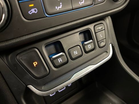 Used 2019 GMC Terrain SLE w/ Black Edition image 24