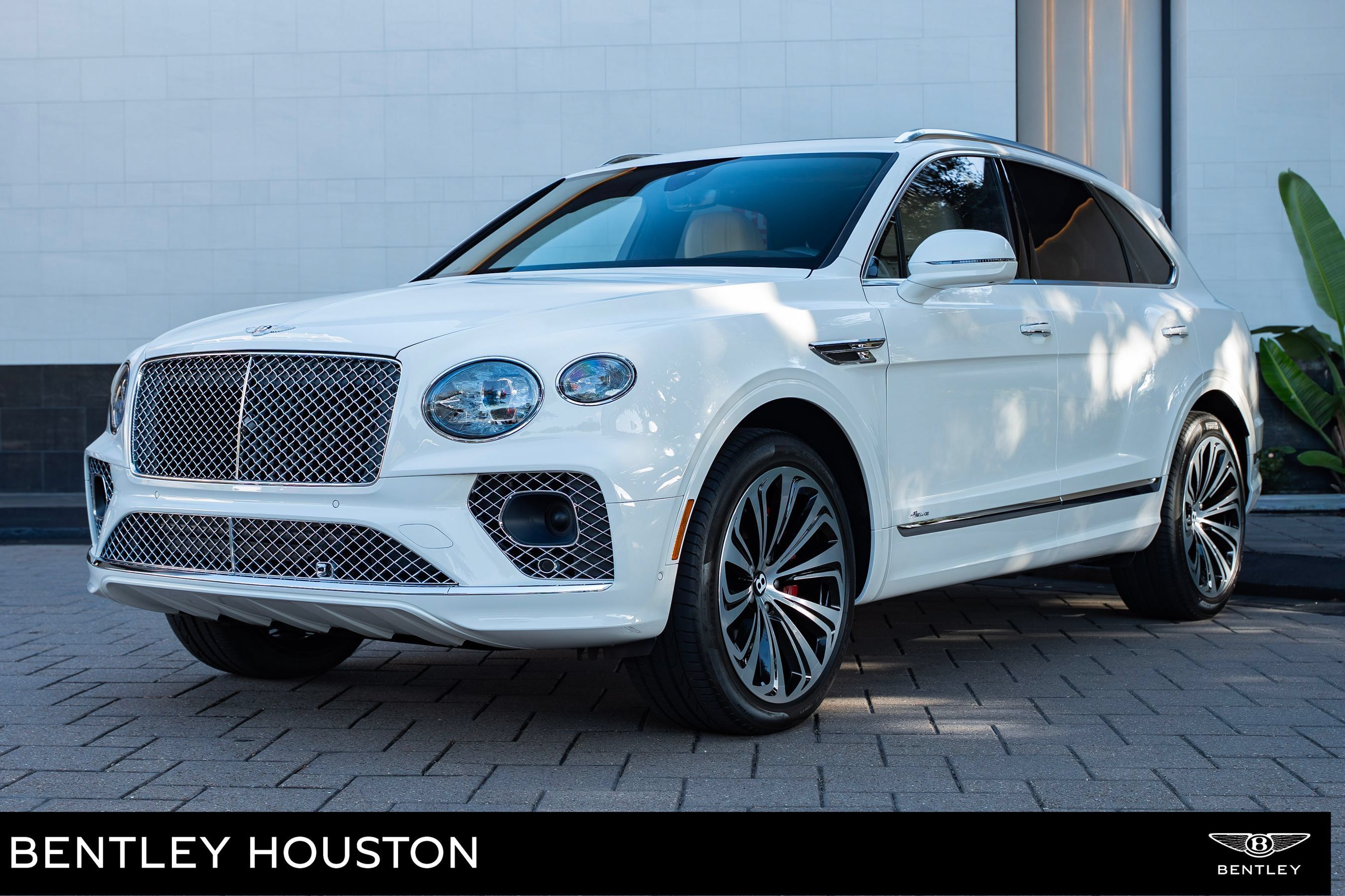 Certified 2023 Bentley Bentayga AWD/4WD image 1