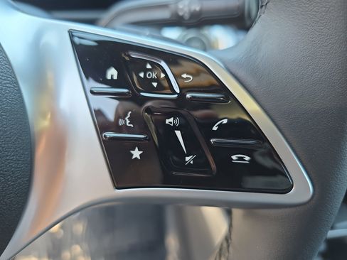 New 2026 Mercedes-Benz GLB 250 image 18