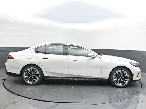 New 2026 BMW 530i w/ Premium Package image 8