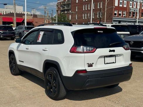 Used 2019 Jeep Cherokee Latitude Plus AWD/4WD image 3