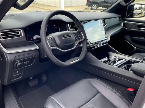 New 2026 Jeep Grand Wagoneer L Limited AWD/4WD image 8