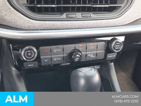 Used 2025 Jeep Compass Latitude AWD/4WD image 21