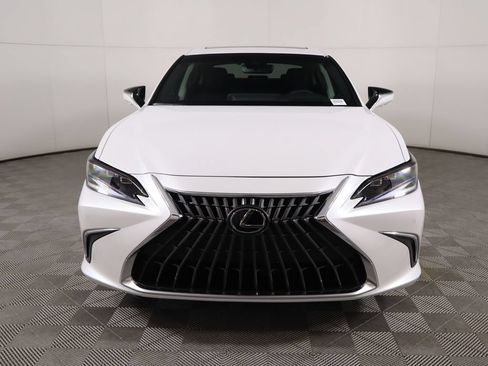 Used 2025 Lexus ES 300h w/ Accessory Package (Z1) FWD image 2