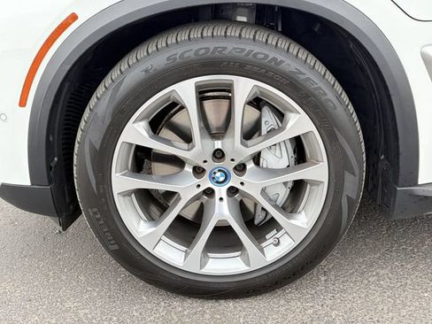 Used 2025 BMW X5 xDrive50e AWD/4WD image 10