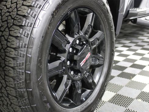 Used 2025 GMC Sierra 3500 AT4 image 14