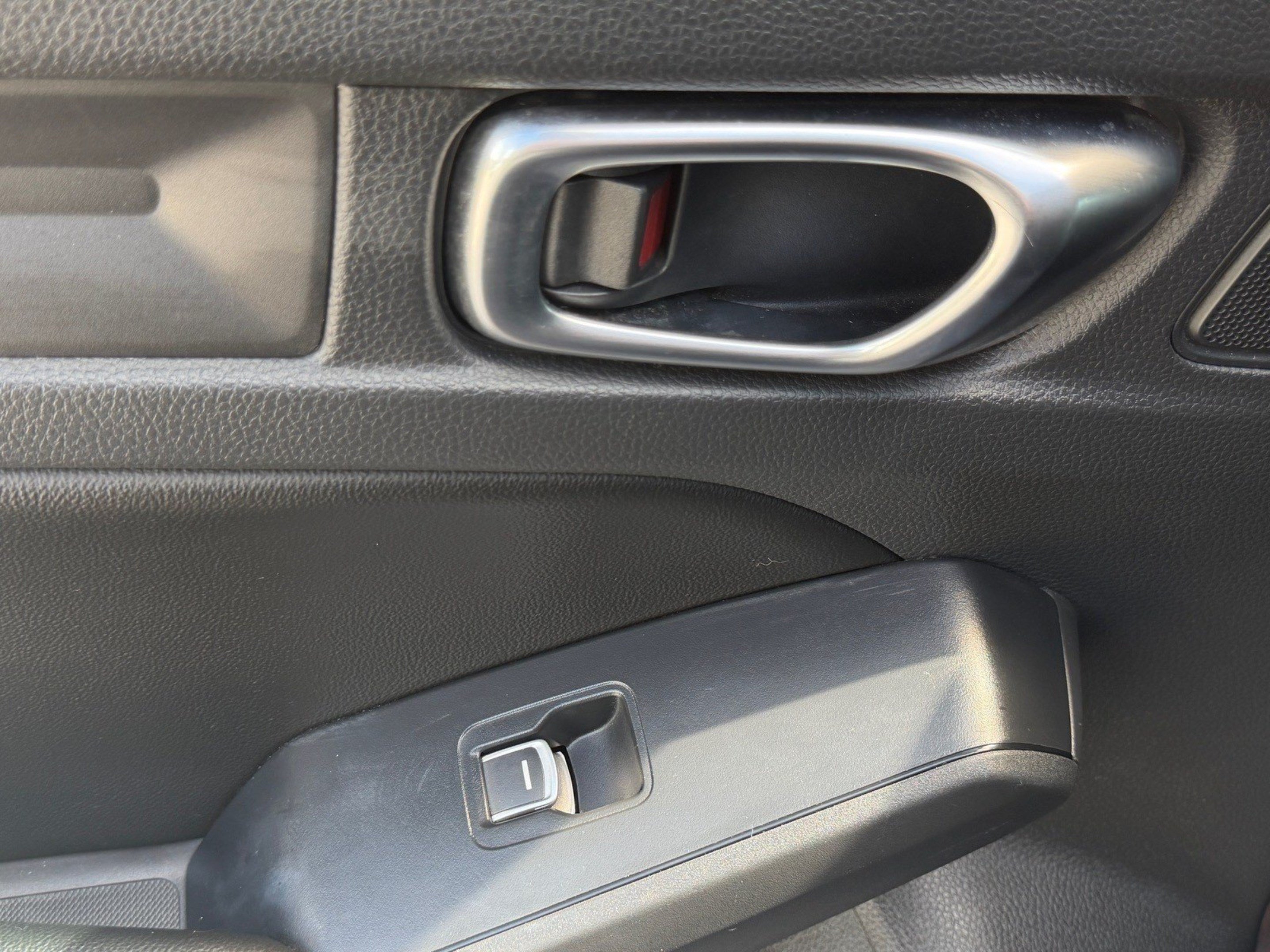 Used 2024 Honda Civic EX-L image 9