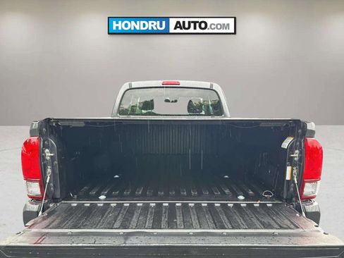 Used 2020 Toyota Tacoma SR AWD/4WD image 9