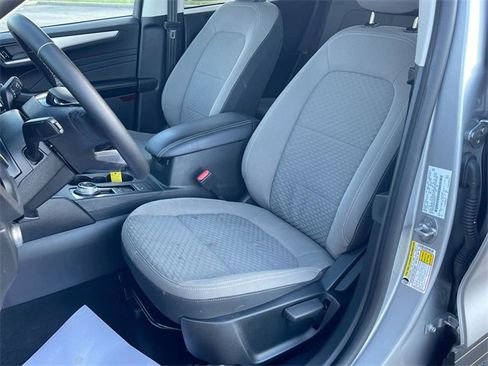 Used 2022 Ford Escape SE w/ SE Sport Appearance Package image 19