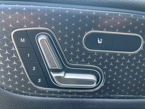 Used 2025 Mercedes-Benz GLB 250 image 23