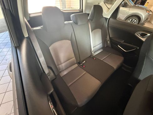 Used 2025 Kia Soul LX w/ LX Technology Package FWD image 33