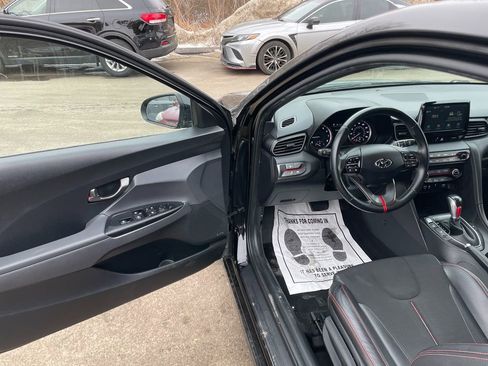 Used 2020 Hyundai Veloster 2.0 Premium image 10
