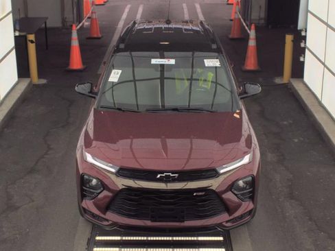 Used 2022 Chevrolet TrailBlazer RS FWD image 2