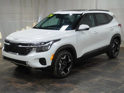 Used 2024 Kia Seltos EX image 2