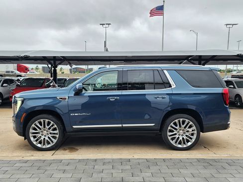 New 2026 GMC Yukon Denali w/ Denali Reserve Package AWD/4WD image 6