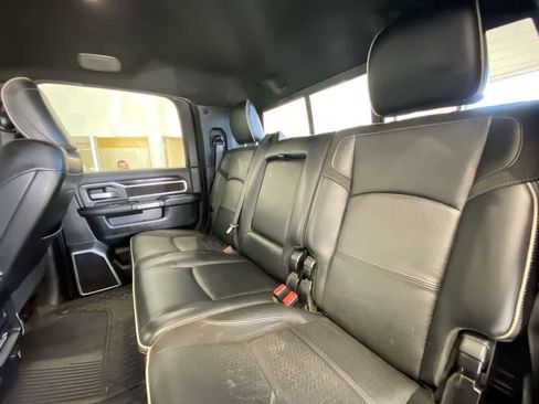Used 2019 RAM 2500 Laramie w/ Black Appearance Package image 24