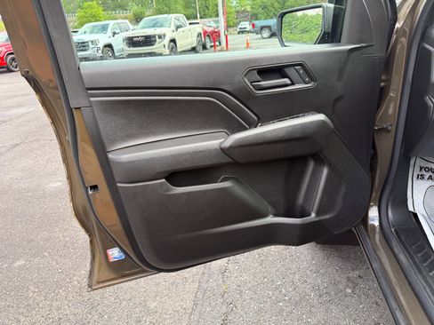Used 2025 Chevrolet Colorado Trail Boss AWD/4WD image 15