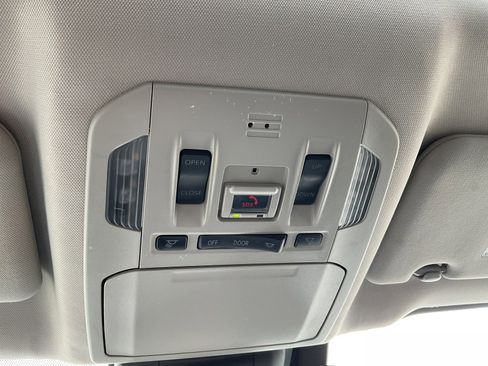 Used 2021 Toyota Highlander XLE image 35