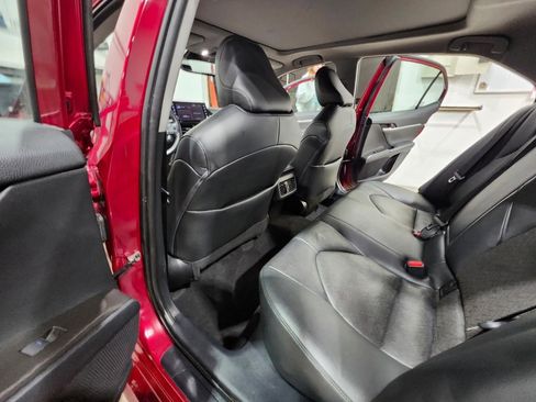 Used 2022 Toyota Camry XLE image 17