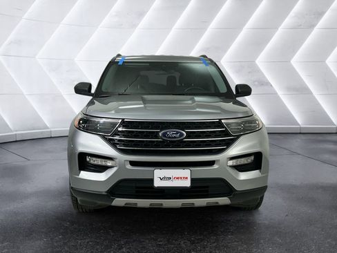 Used 2023 Ford Explorer XLT w/ Equipment Group 202A image 2
