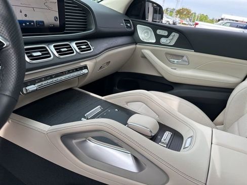 New 2026 Mercedes-Benz GLS 450 4MATIC image 18