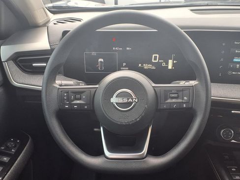 Used 2025 Nissan Kicks SV AWD/4WD image 11