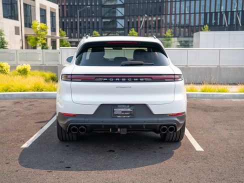 Certified 2026 Porsche Cayenne AWD/4WD image 7