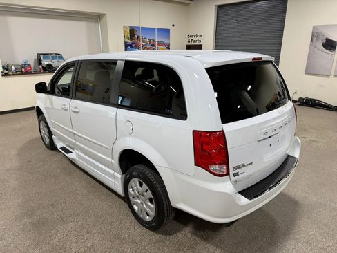 Used 2015 Dodge Grand Caravan SE w/ Quick Order Package 29E SE FWD image 12