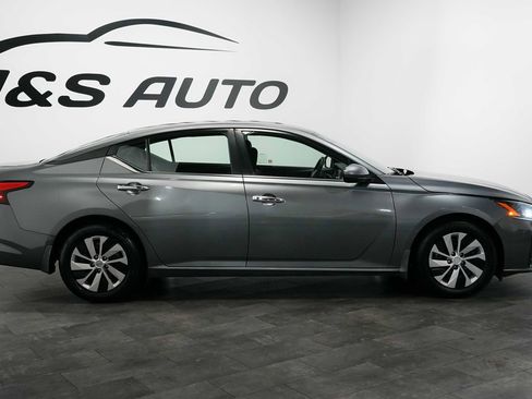 Used 2023 Nissan Altima 2.5 S FWD image 6