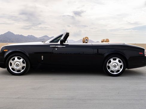 Used 2009 Rolls-Royce Phantom Drophead Coupe image 3
