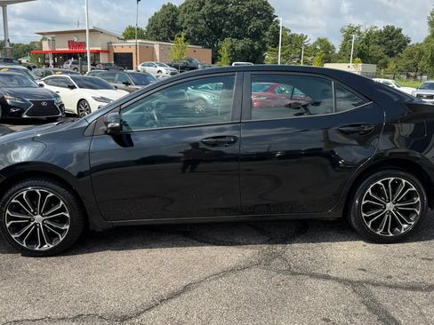 Used 2015 Toyota Corolla S FWD image 2