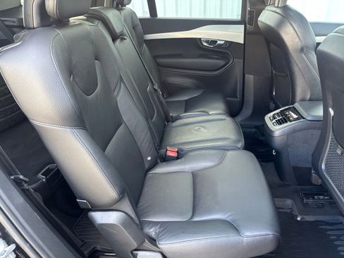 Used 2017 Volvo XC90 T6 Momentum w/ Vision Package image 31