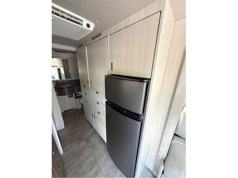 Used 2014 Mercedes-Benz Sprinter 3500 image 14