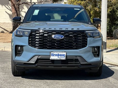 New 2026 Ford Explorer ST-Line w/ ST-Line Street Pack RWD image 9