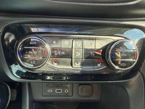 Used 2020 Buick Encore GX Select w/ Experience Buick Package image 12