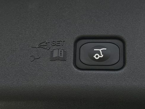 New 2026 Lincoln Nautilus Premier image 11