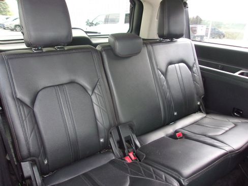 Used 2018 Ford Expedition Max Platinum AWD/4WD image 14