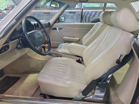 Used 1988 Mercedes-Benz 560 SL image 11
