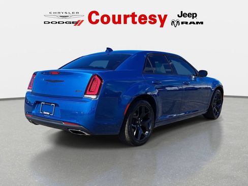Certified 2023 Chrysler 300 Touring w/ Sport Appearance Package RWD image 4