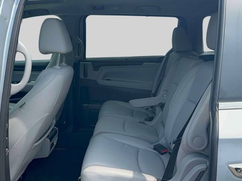 Certified 2024 Honda Odyssey EX-L image 9