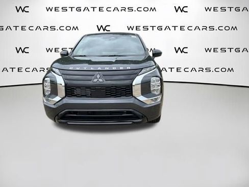 New 2026 Mitsubishi Outlander LE FWD image 2