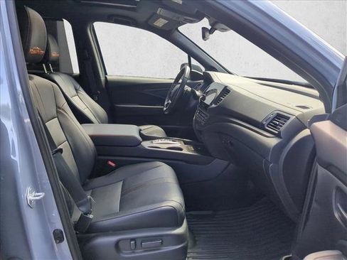Used 2025 Honda Passport TrailSport image 22