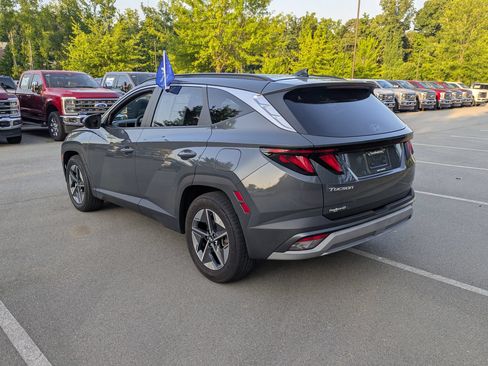 Used 2025 Hyundai Tucson SEL FWD image 6