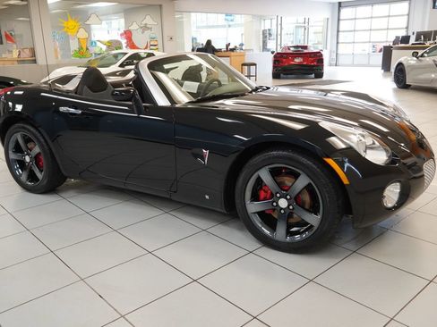 Used 2007 Pontiac Solstice Convertible RWD image 11