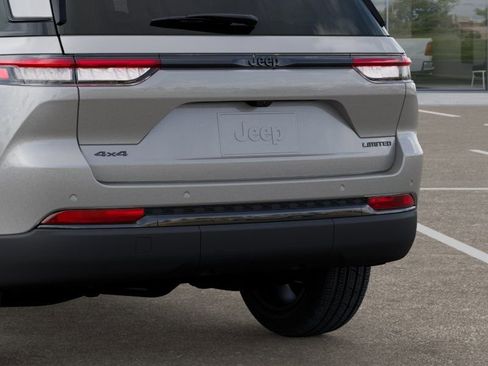 New 2025 Jeep Grand Cherokee Limited w/ Black Appearance Package AWD/4WD image 13