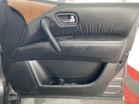 Used 2023 Nissan Armada SL w/ Captain's Chairs Package AWD/4WD image 7