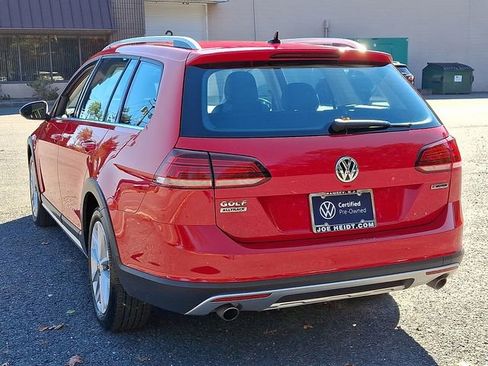 Certified 2019 Volkswagen Golf Alltrack S image 8