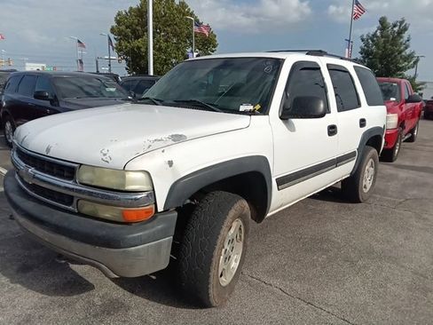 Used 2004 Chevrolet Tahoe LS w/ Preferred Equipment Group AWD/4WD image 2
