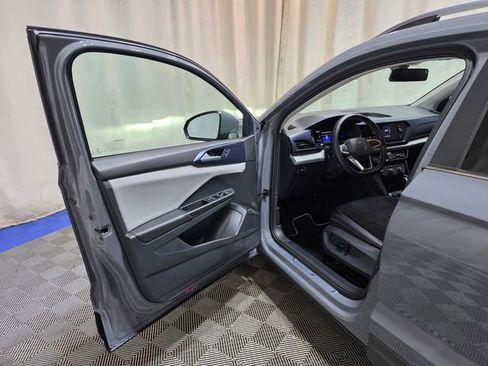 Used 2022 Volkswagen Taos SE AWD/4WD image 11