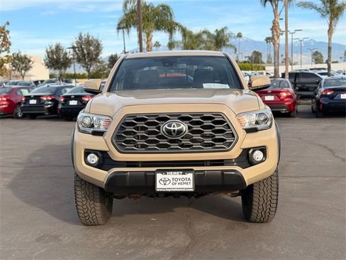 Used 2020 Toyota Tacoma TRD Off-Road image 2